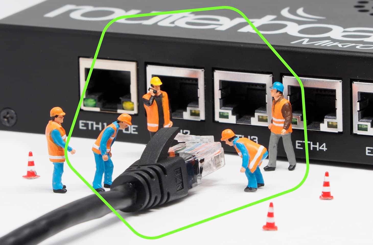 đWhy Implementing Software-Defined Networking on MikroTik Is an Uphill Battleđ„